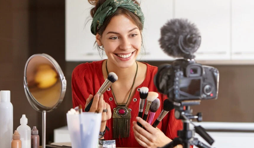 LeahRoseVIP: Balancing Fame and Authenticity