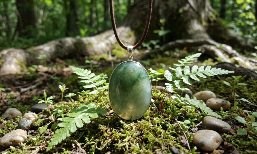 Jadeitový Kameň: The Gemstone That Connects You to Nature's Energy